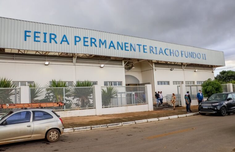 Feirantes recebem documento que autoriza o trabalho em três cidades