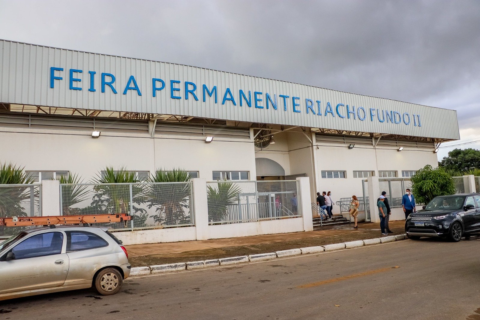 Feirantes recebem documento que autoriza o trabalho em três cidades Feirantes recebem documento que autoriza o trabalho em três cidades