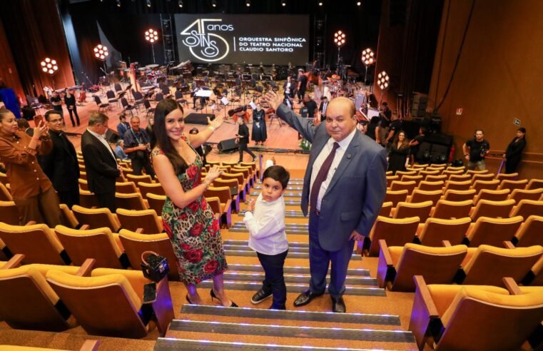GDF reabre a Sala Martins Pena e oficializa licitação da segunda etapa do restauro do Teatro Nacional