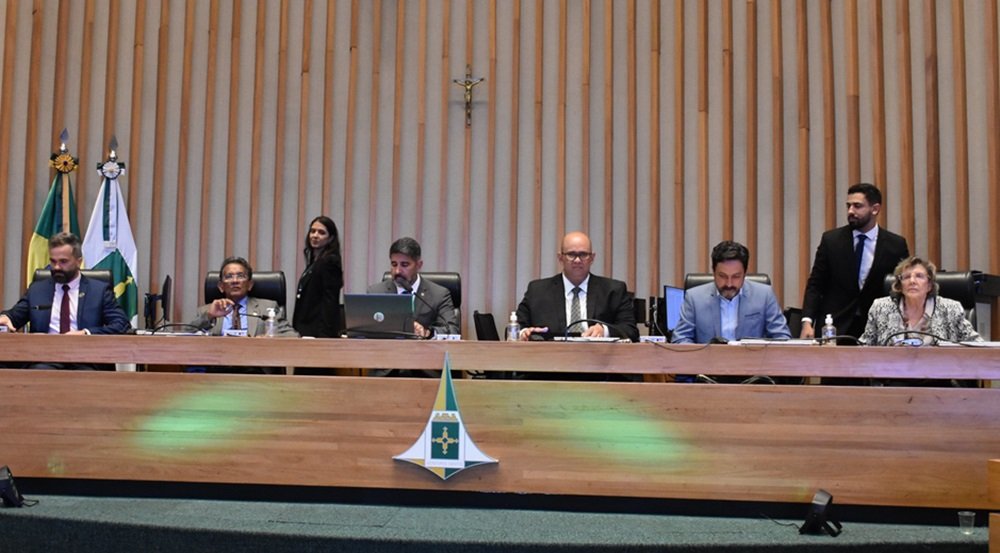 Jornalistas e políticos celebram os 10 anos da ABBP na CLDF