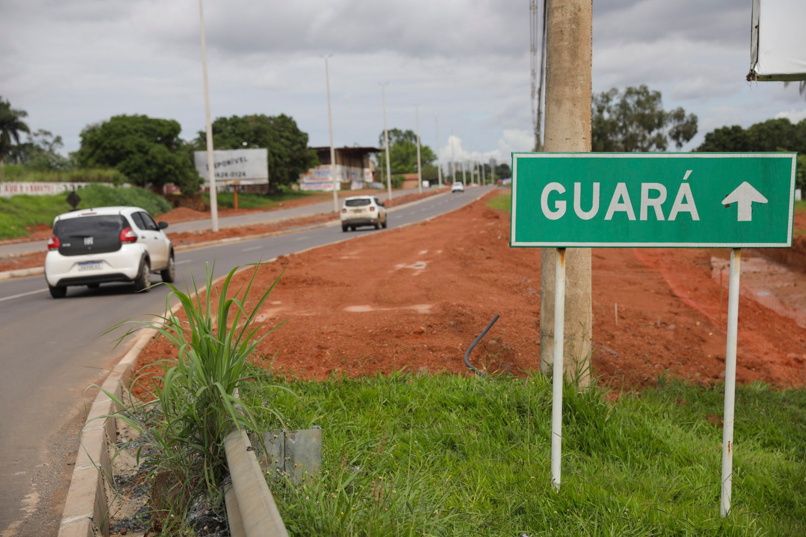 Liberação de faixa nas obras da via entre Guará e Núcleo Bandeirante melhora trafegabilidade na região Liberação de faixa nas obras da via entre Guará e Núcleo Bandeirante melhora trafegabilidade na região