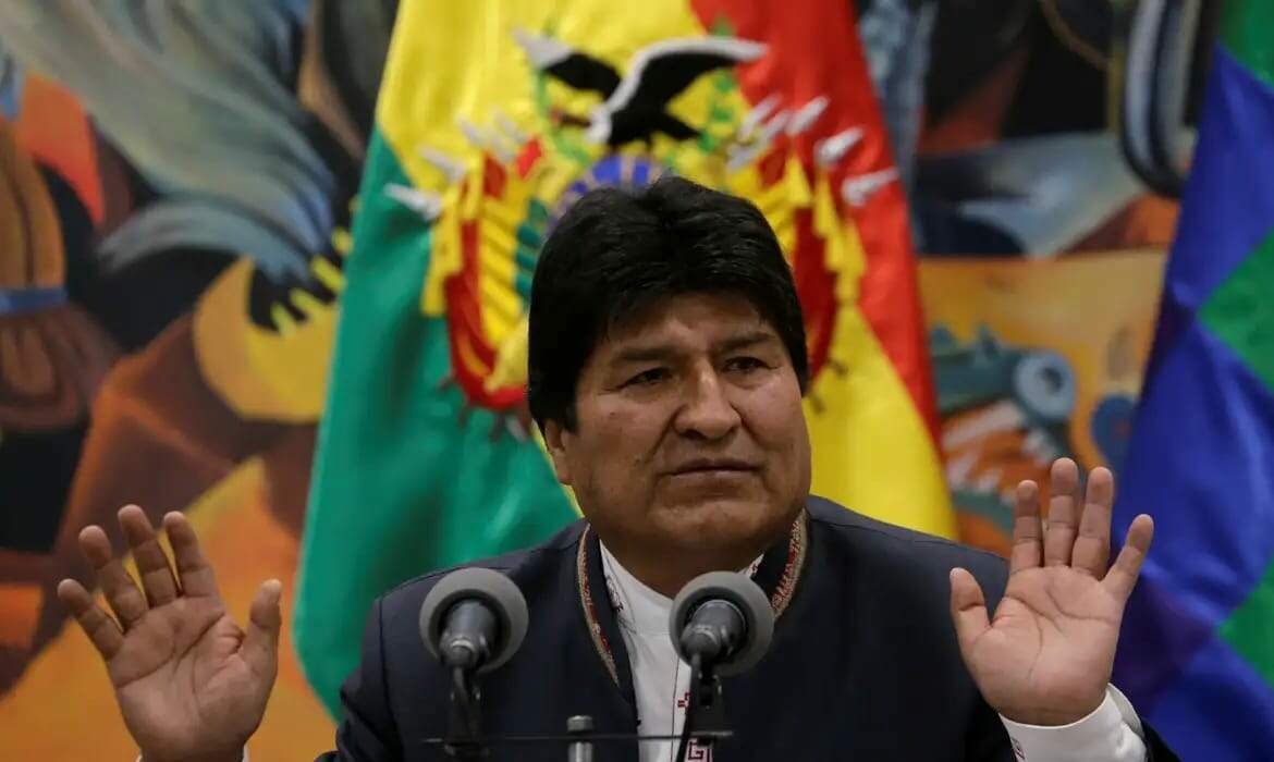 Ministério Público pede prisão de Evo Morales por estupro de menor de idade