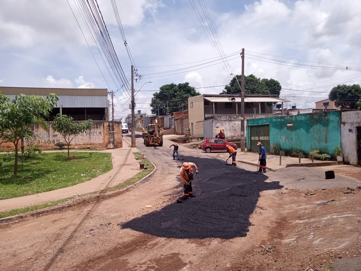 Obra vai melhorar trafegabilidade em vias do Sol Nascente/Pôr do Sol atingidas pela chuva Obra vai melhorar trafegabilidade em vias do Sol Nascente/Pôr do Sol atingidas pela chuva
