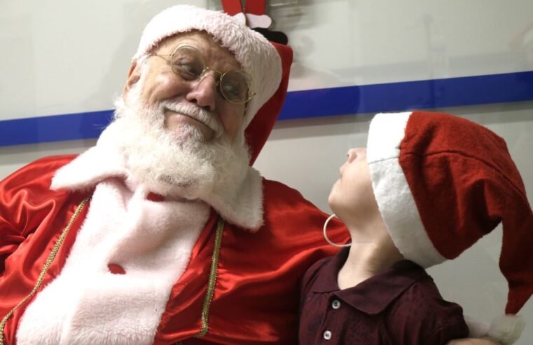 Papai Noel, coral e apresentação de balé animam as crianças atendidas pelo HCB