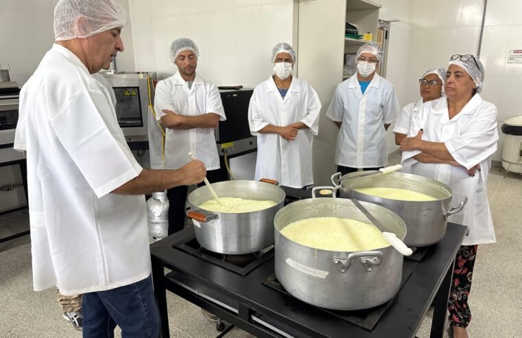 Produtores rurais participam de curso de produção de queijos finos
