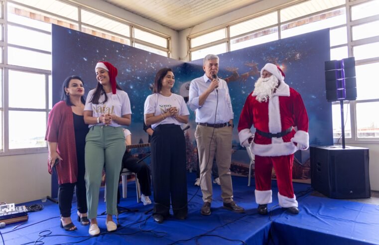 Restaurante Comunitário de Samambaia celebra Natal com Papai Noel e presentes para crianças