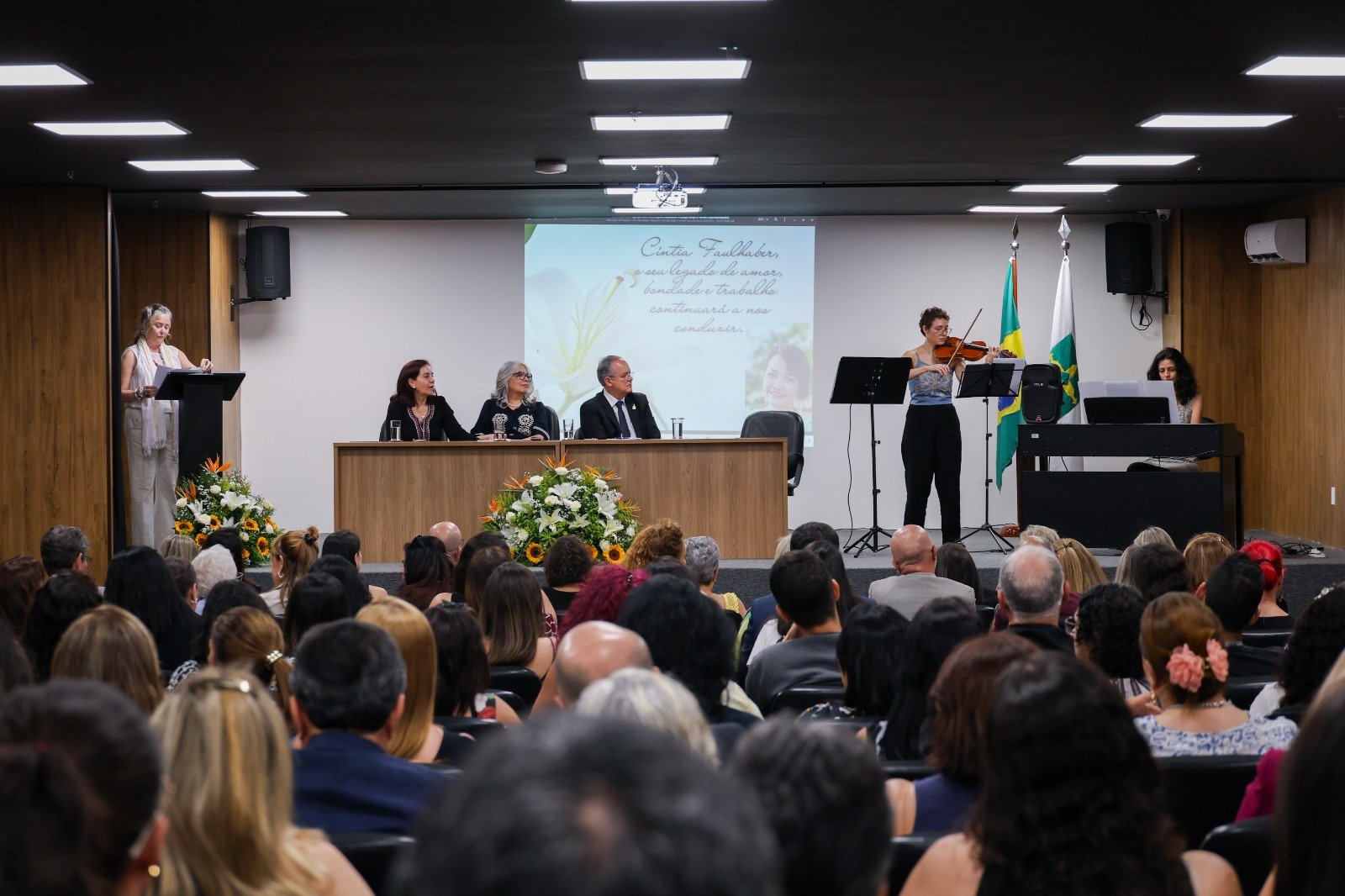 Sessão solene faz homenagem à secretária-executiva do Conselho de Educação falecida no último dia 4