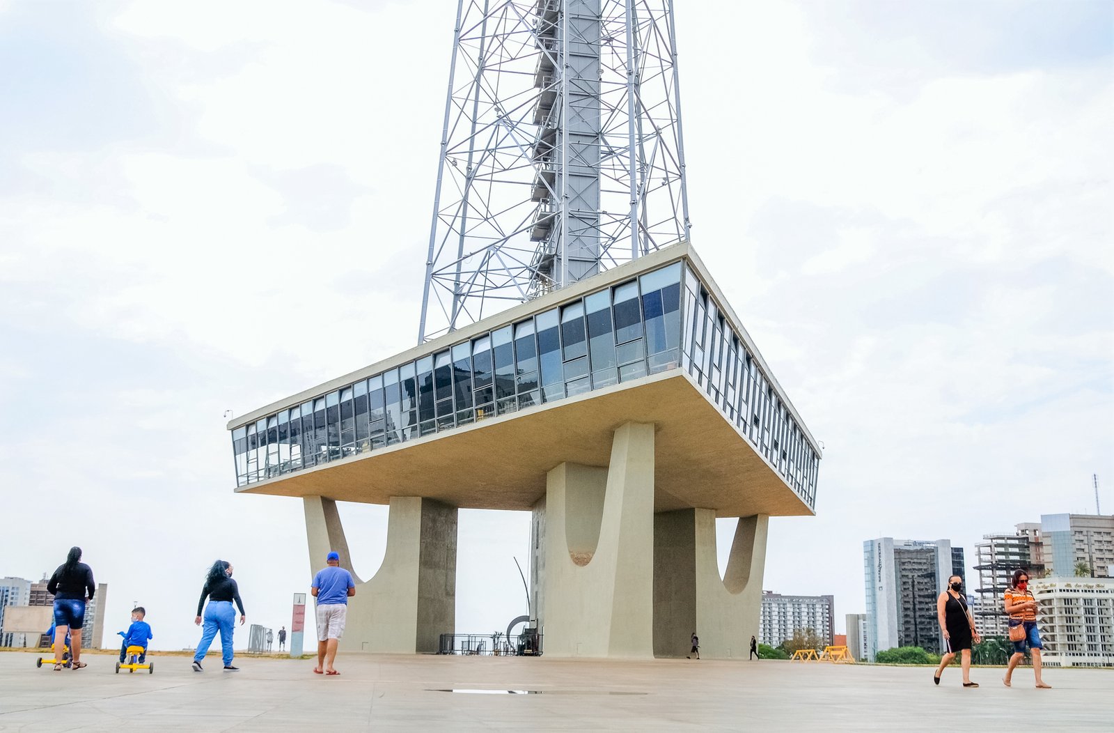 Torre de TV de Brasília recebe grandes nomes da música para celebrar o fim de ano