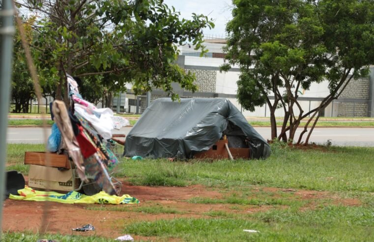 Ação de acolhimento atende 12 pessoas em situação de rua no Plano Piloto