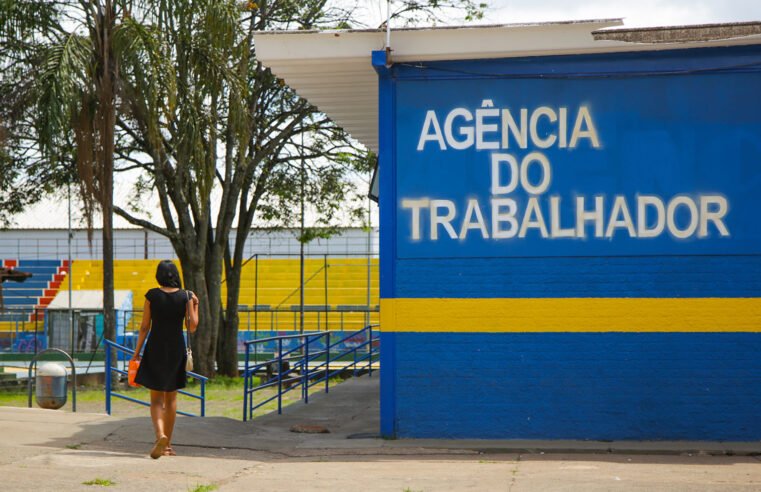 Agências do trabalhador têm vagas com salários de até R$ 3,5 mil nesta quarta-feira (22)