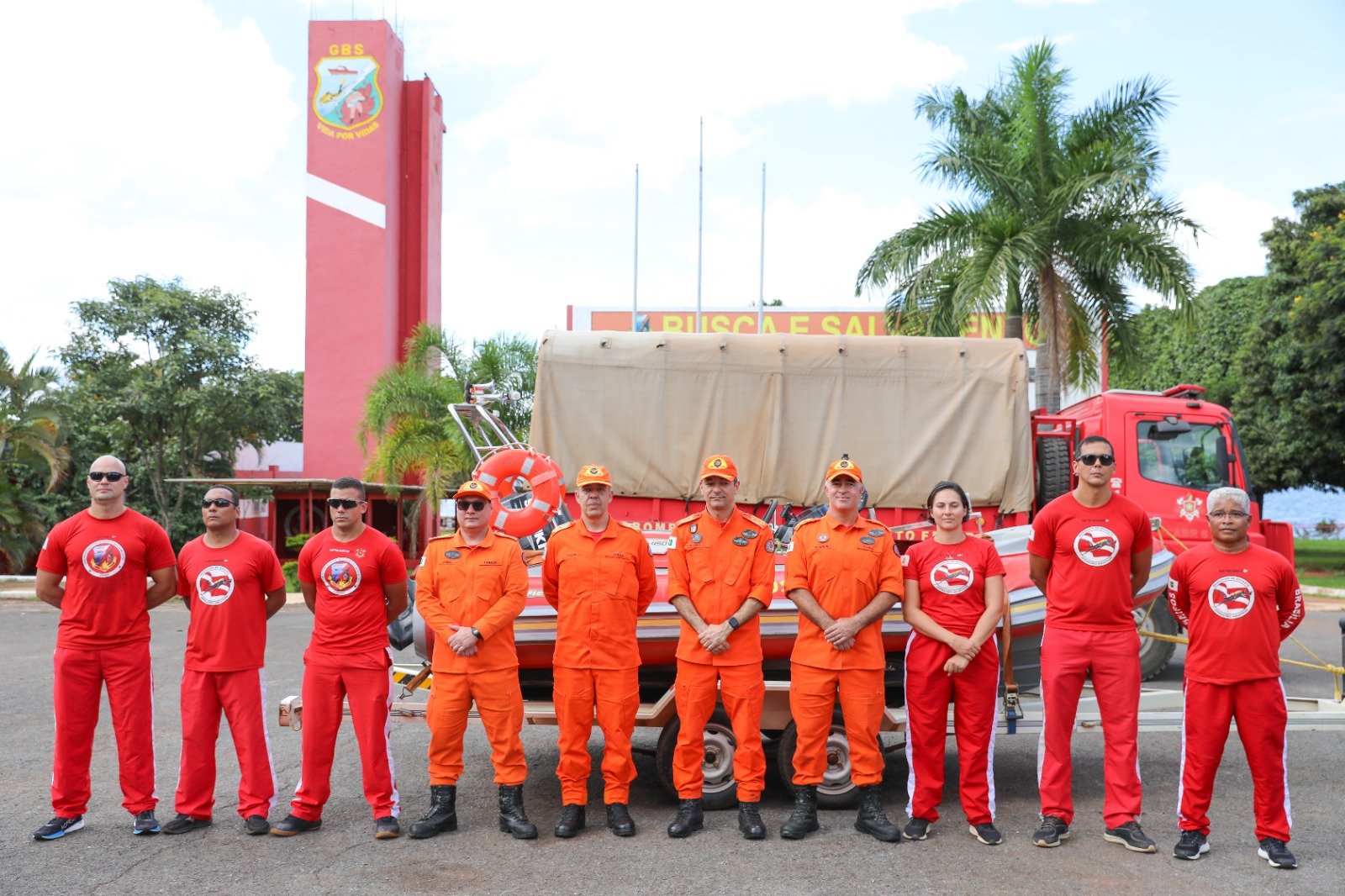 Bombeiros do DF partem para missão de resgate subaquático em Minas Gerais