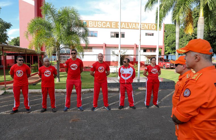 Bombeiros do DF retornam após missão de apoio e resgate em São José da Barra (MG)