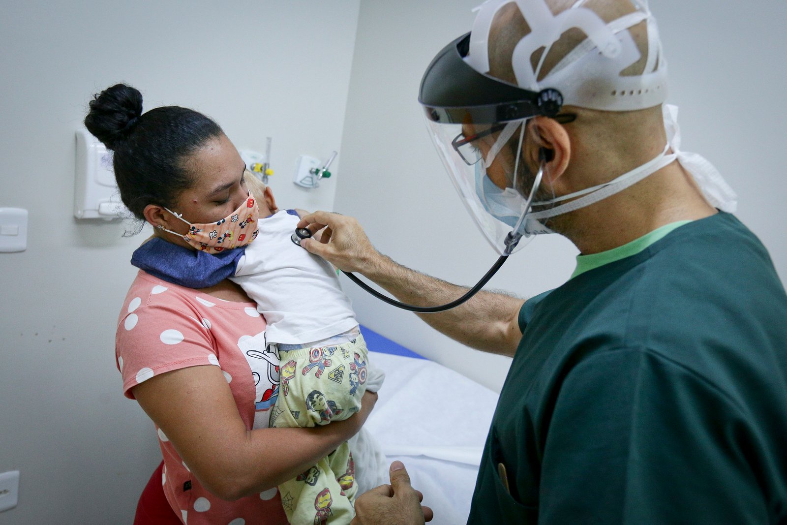 Casos de síndrome respiratória aguda grave diminuem no Distrito Federal