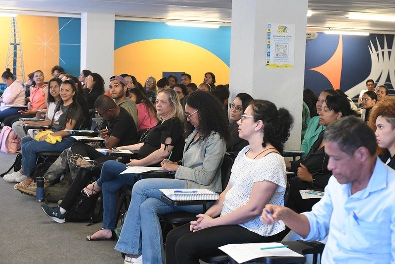 Cerca de 800 alunos participam de aulões preparatórios para concursos neste fim de semana