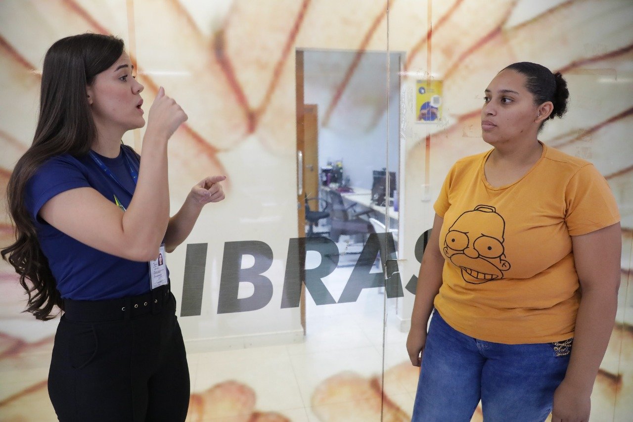 Curso gratuito capacita intérpretes de Libras para atuação no cenário cultural Curso gratuito capacita intérpretes de Libras para atuação no cenário cultural