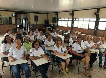 Curso prepara pessoas idosas contra golpes digitais
