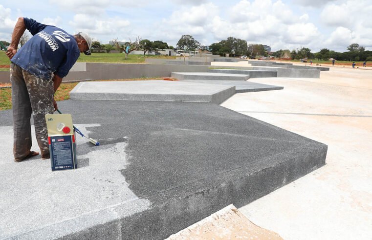 Drenar DF: Pentágonos da Praça Internacional da Paz recebem revestimento antiderrapante