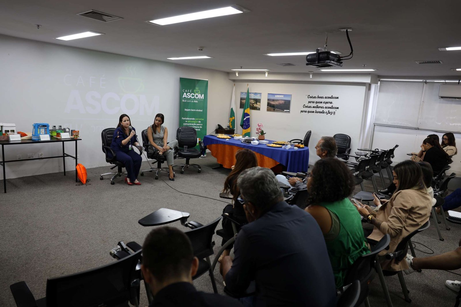 Encontro com administrações regionais reforça serviços de coleta de lixo Encontro com administrações regionais reforça serviços de coleta de lixo