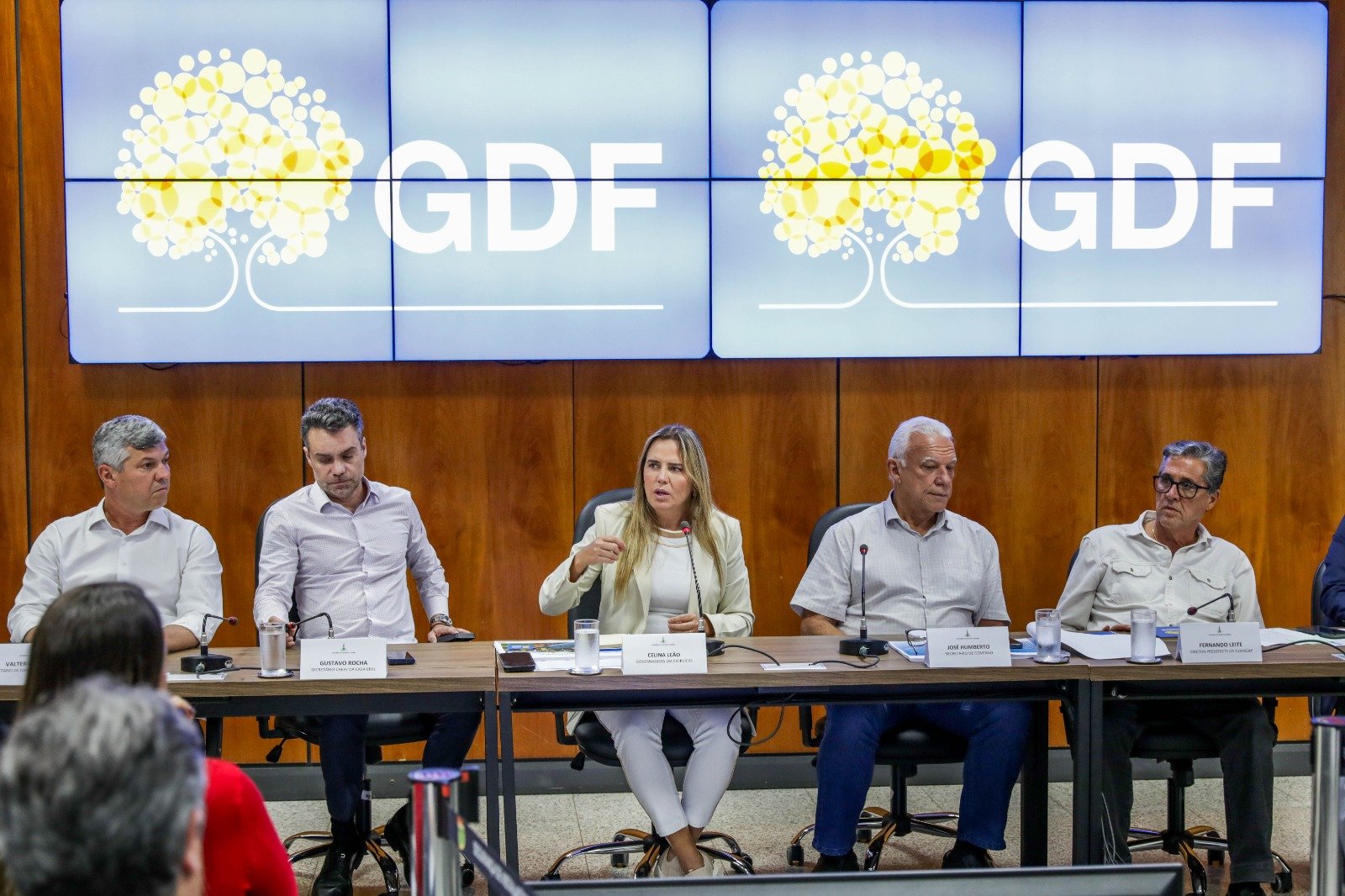 GDF reforçará ações nas cidades com recuperação asfáltica e ampliação da mão de obra e maquinário GDF reforçará ações nas cidades com recuperação asfáltica e ampliação da mão de obra e maquinário