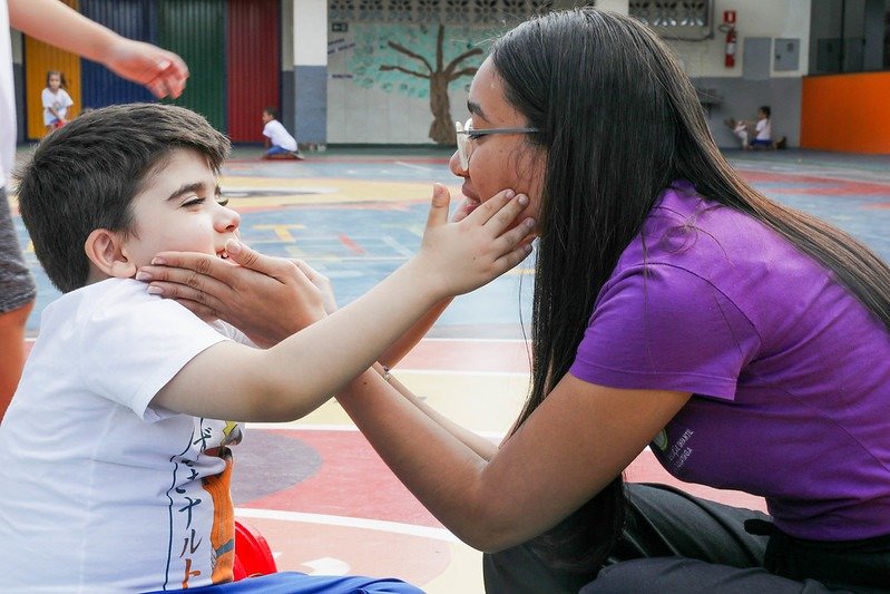 Gestores educacionais e parlamentares debatem políticas públicas voltadas para a inclusão Gestores educacionais e parlamentares debatem políticas públicas voltadas para a inclusão