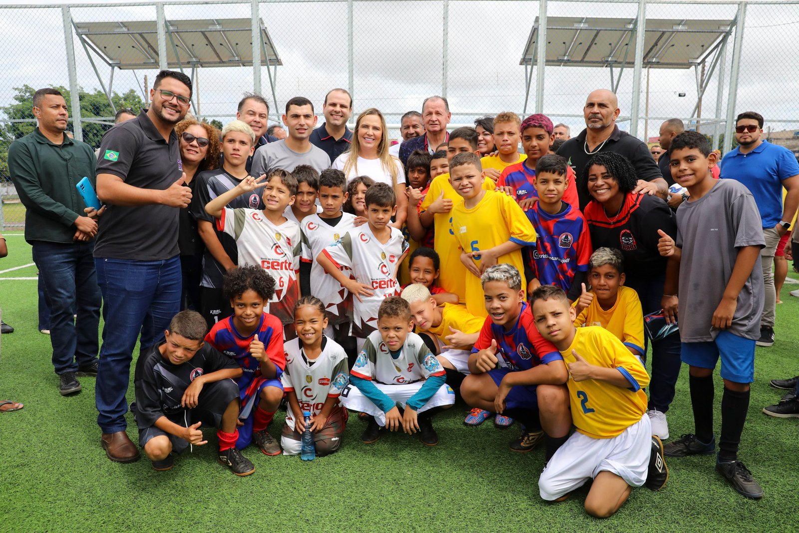 População do Recanto das Emas ganha novo campo sintético População do Recanto das Emas ganha novo campo sintético