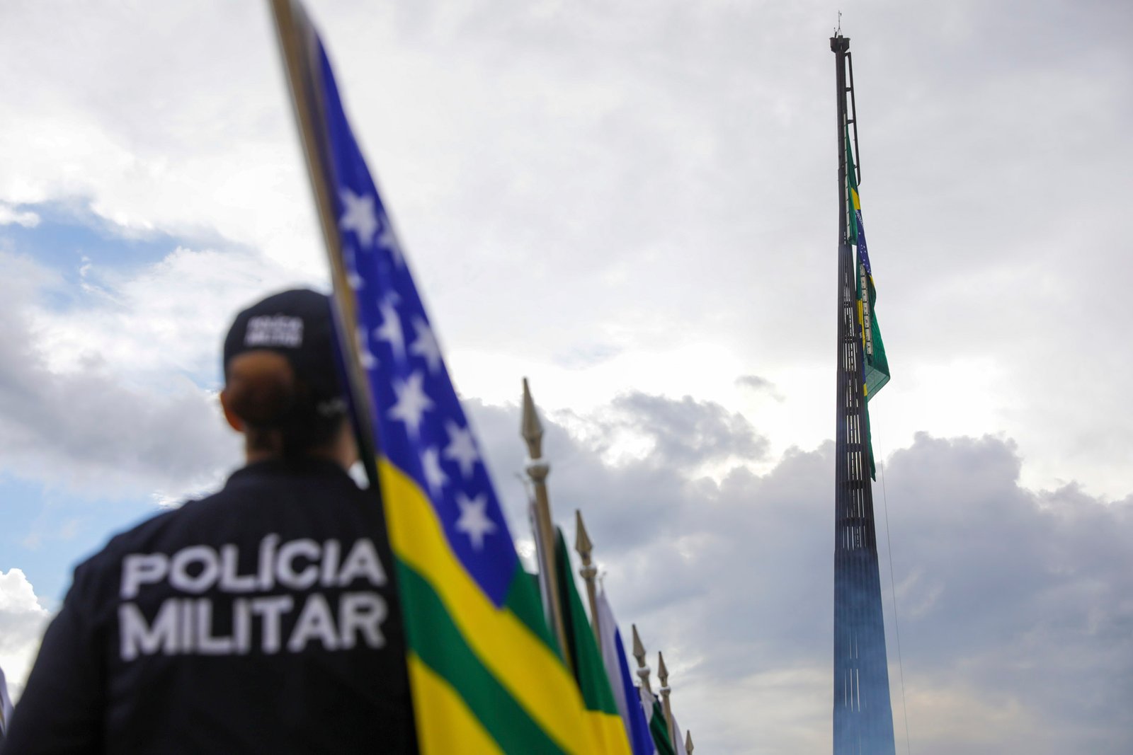 Primeira Troca da Bandeira Nacional de 2025 abre calendário cívico e atrai visitantes à Praça dos Três Poderes Primeira Troca da Bandeira Nacional de 2025 abre calendário cívico e atrai visitantes à Praça dos Três Poderes
