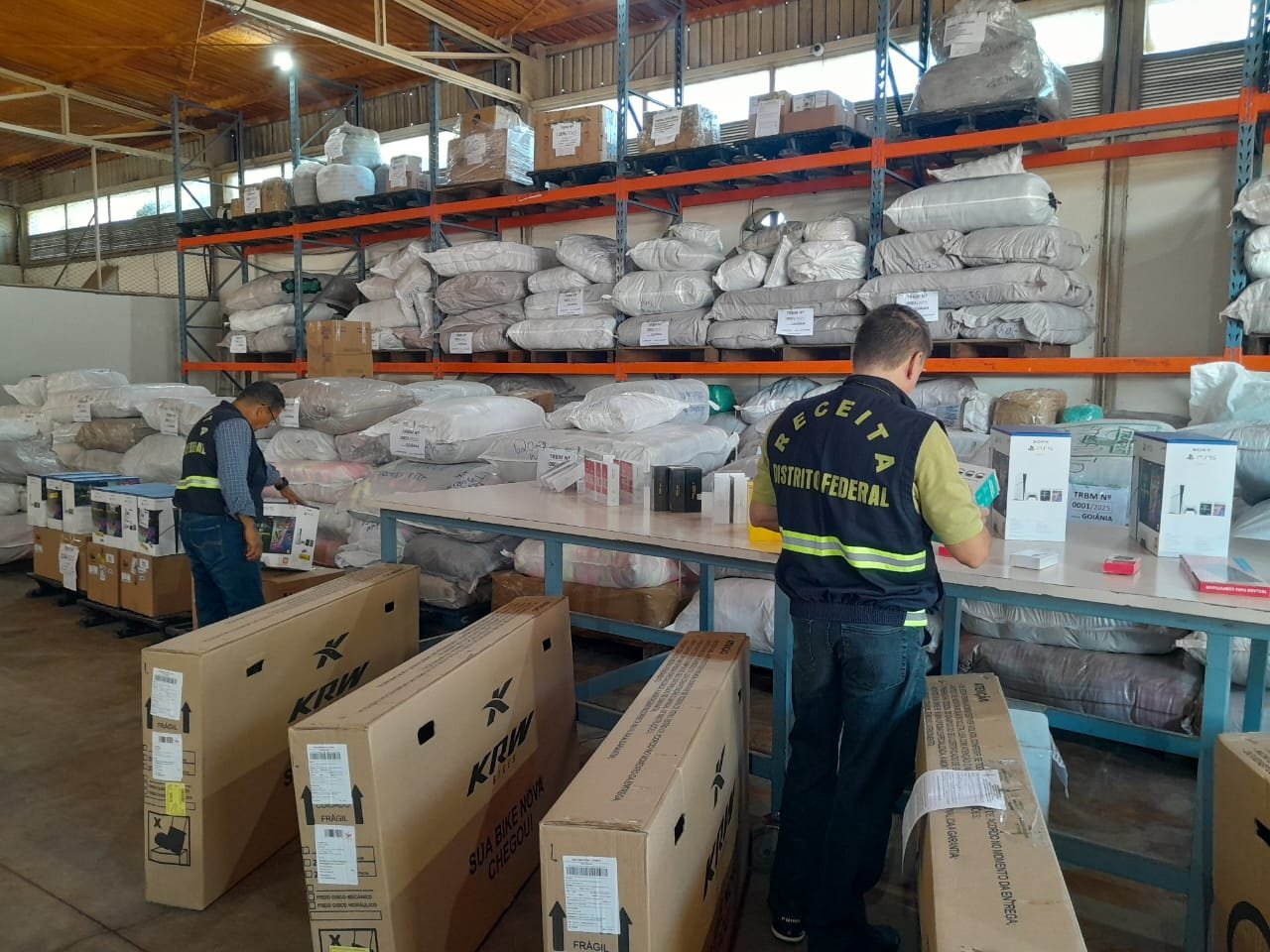 Receita do DF flagra R$ 329 milhões em mercadorias com irregularidade fiscal Receita do DF flagra R$ 329 milhões em mercadorias com irregularidade fiscal