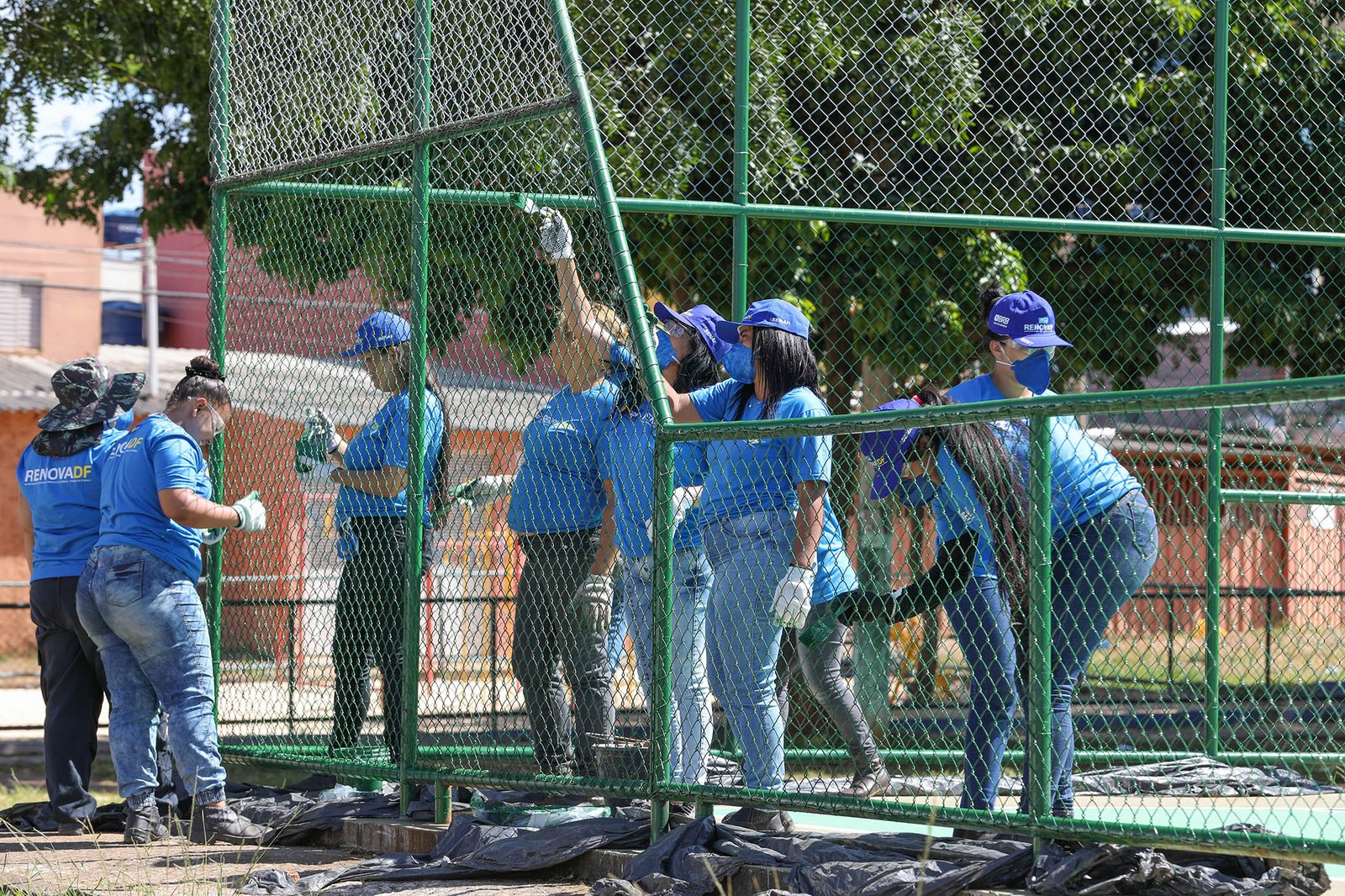 Alunos do RenovaDF recuperam equipamentos públicos em Samambaia