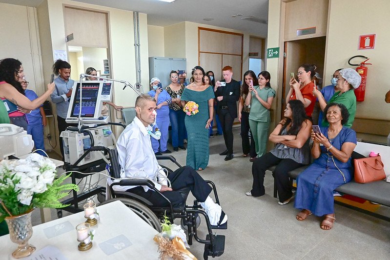 Amor é celebrado em cerimônia religiosa na UTI do Hospital Regional de Santa Maria Amor é celebrado em cerimônia religiosa na UTI do Hospital Regional de Santa Maria