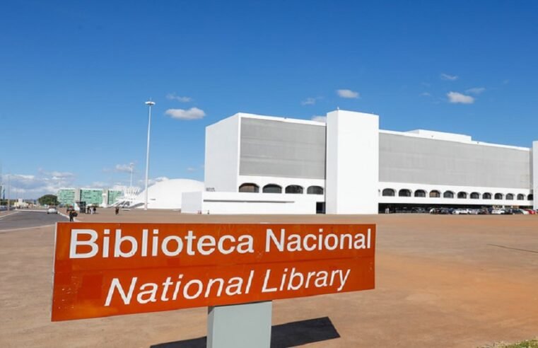 Biblioteca Nacional de Brasília oferece aula de samba para mulheres