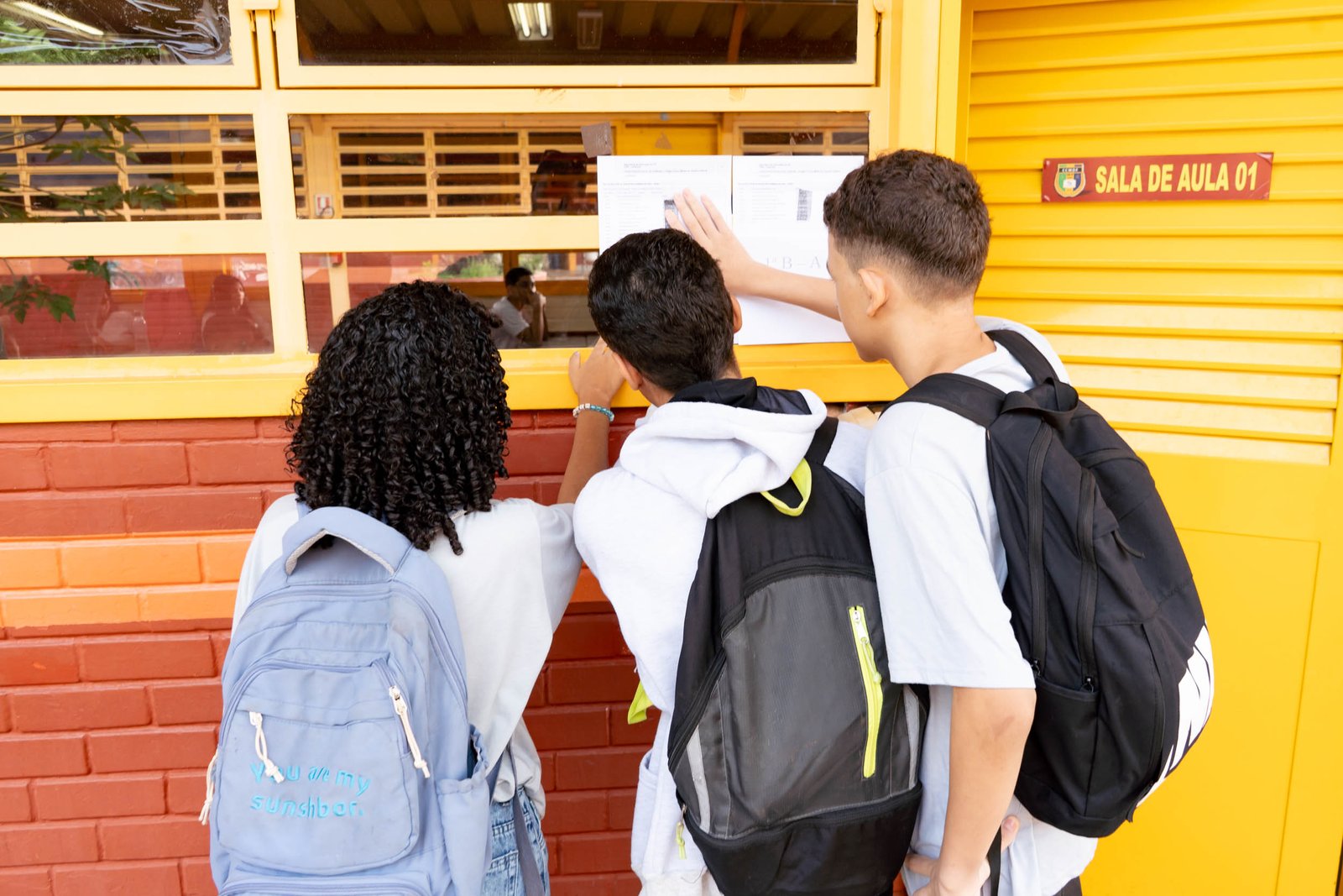 Cerca de 470 mil estudantes voltaram às aulas na rede pública do DF nesta segunda (10)