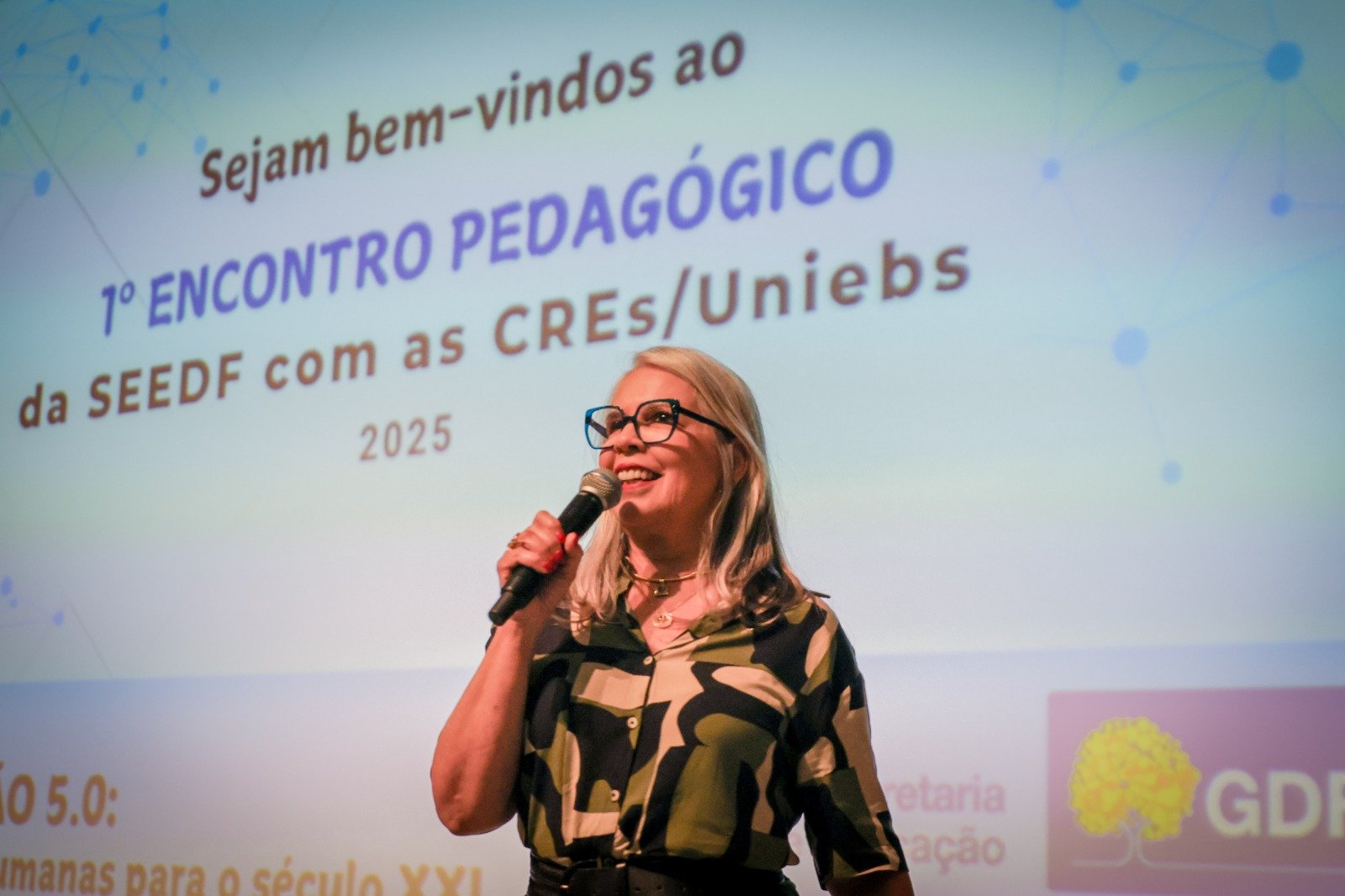 Educação promove palestra sobre educação na era tecnológica