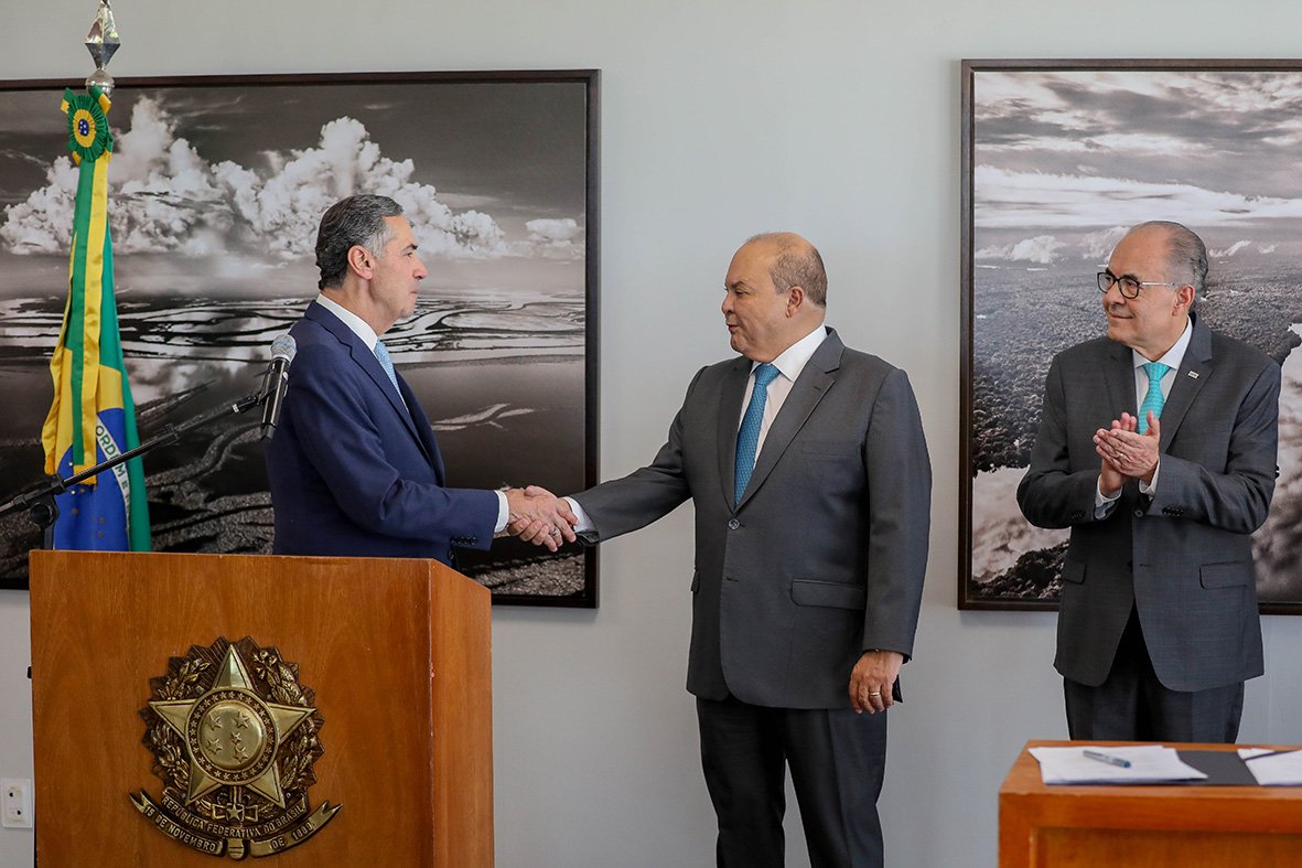 GDF e STF assinam acordo para geração compartilhada de energia solar fotovoltaica GDF e STF assinam acordo para geração compartilhada de energia solar fotovoltaica