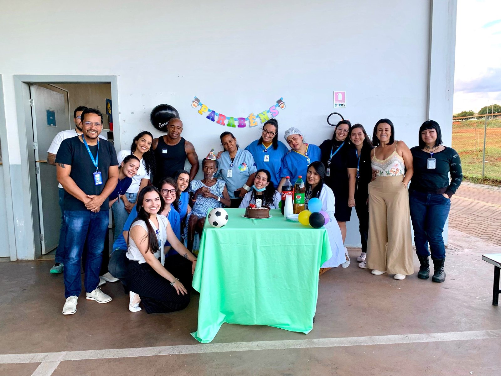 Internado no HSol, paciente de 68 anos ganha primeira festa de aniversário Internado no HSol, paciente de 68 anos ganha primeira festa de aniversário