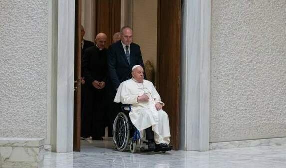 Papa Francisco enfrenta infecção grave e segue hospitalizado sem previsão de alta Papa Francisco enfrenta infecção grave e segue hospitalizado sem previsão de alta