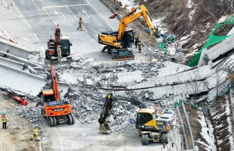 Ponte desaba e deixa quatro mortos na Coreia do Sul
