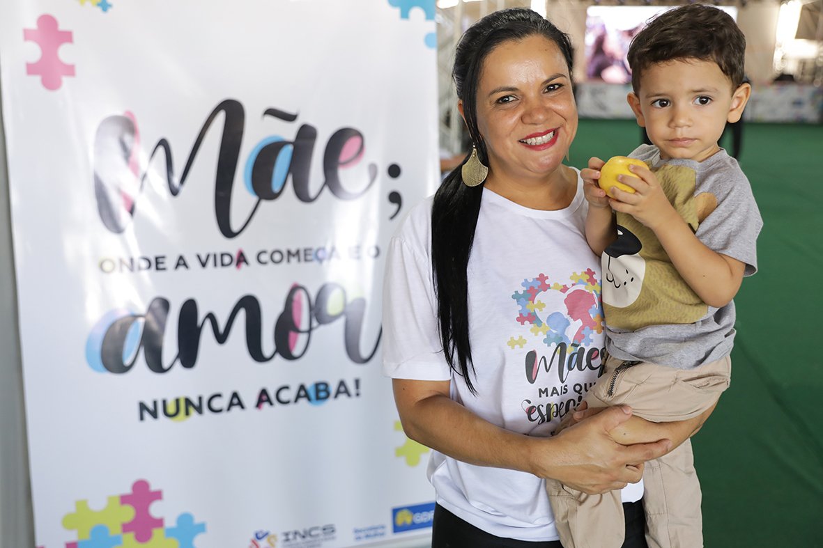 Projeto acolhe mães atípicas por meio de atividades inclusivas e cursos profissionalizantes Projeto acolhe mães atípicas por meio de atividades inclusivas e cursos profissionalizantes