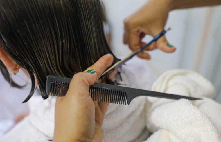 Ação de Dia das Mulheres do GDF leva serviços de saúde e beleza à comunidade feminina do Paranoá