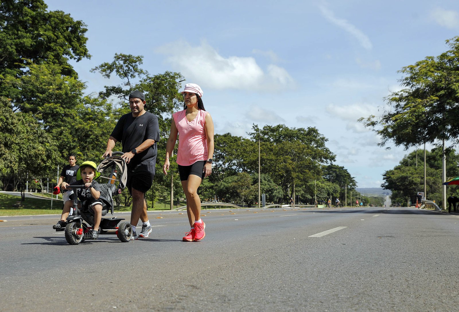 Brasilienses aproveitam o Eixão do Lazer ampliado no feriado de Carnaval Brasilienses aproveitam o Eixão do Lazer ampliado no feriado de Carnaval