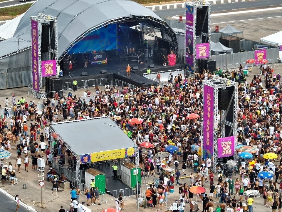 Brasilienses aproveitaram com segurança o domingo de Carnaval Brasilienses aproveitaram com segurança o domingo de Carnaval