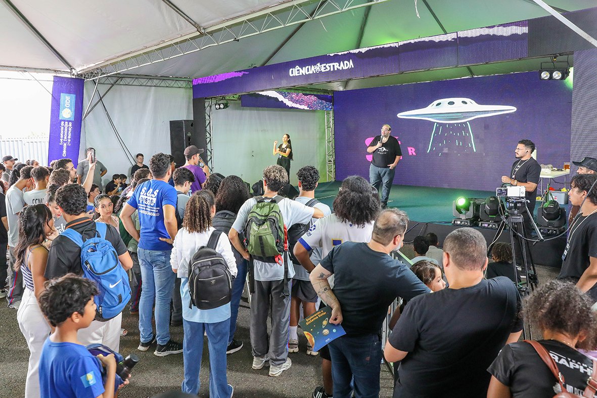 Ciência na Estrada desembarca em Samambaia com oficinas científicas e palestra de Sérgio Sacani Ciência na Estrada desembarca em Samambaia com oficinas científicas e palestra de Sérgio Sacani