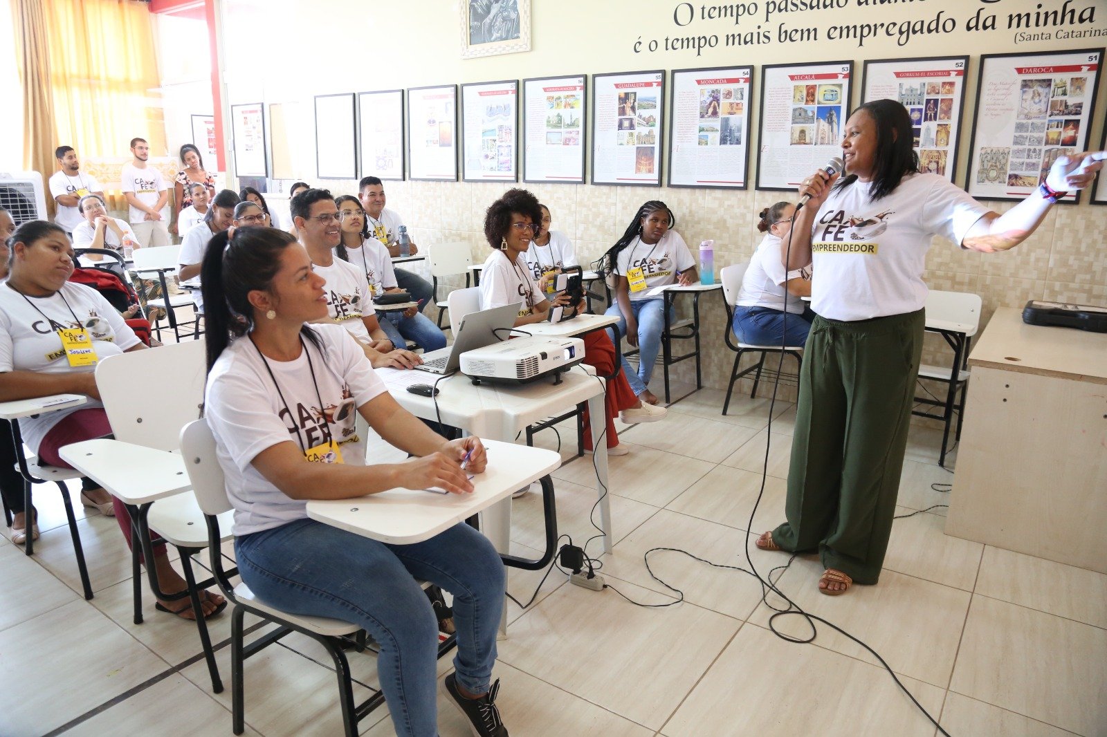 Gama e Paranoá recebem oficinas de capacitação profissional do projeto Café Empreendedor Gama e Paranoá recebem oficinas de capacitação profissional do projeto Café Empreendedor