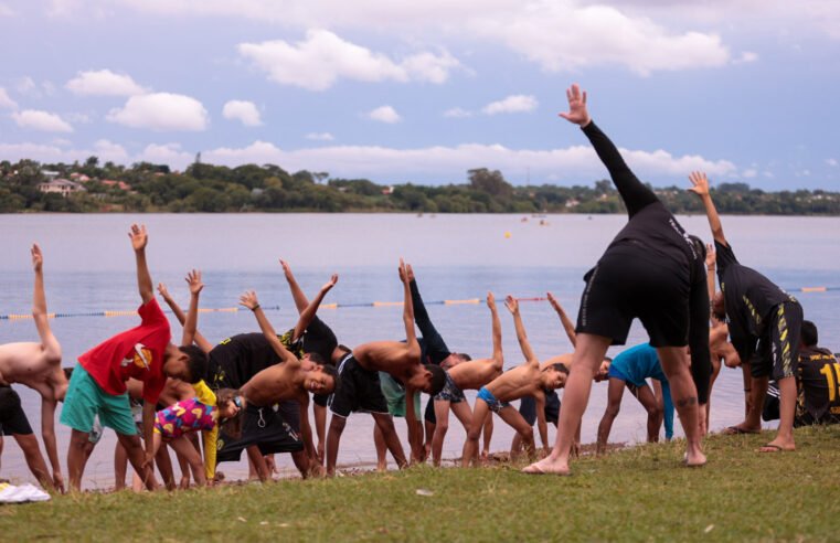 Lago Paranoá comemora Dia Mundial da Água com aulão de natação e atividades educativas