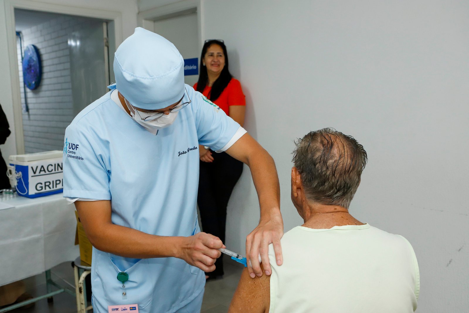 Mais de 100 salas estão disponíveis para vacinação contra gripe no DF Mais de 100 salas estão disponíveis para vacinação contra gripe no DF