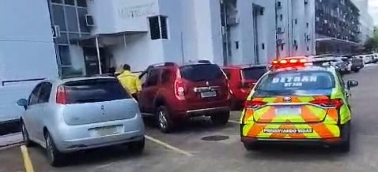 Motorista com a CNH suspensa vai dirigindo para curso no Detran-DF Motorista com a CNH suspensa vai dirigindo para curso no Detran-DF