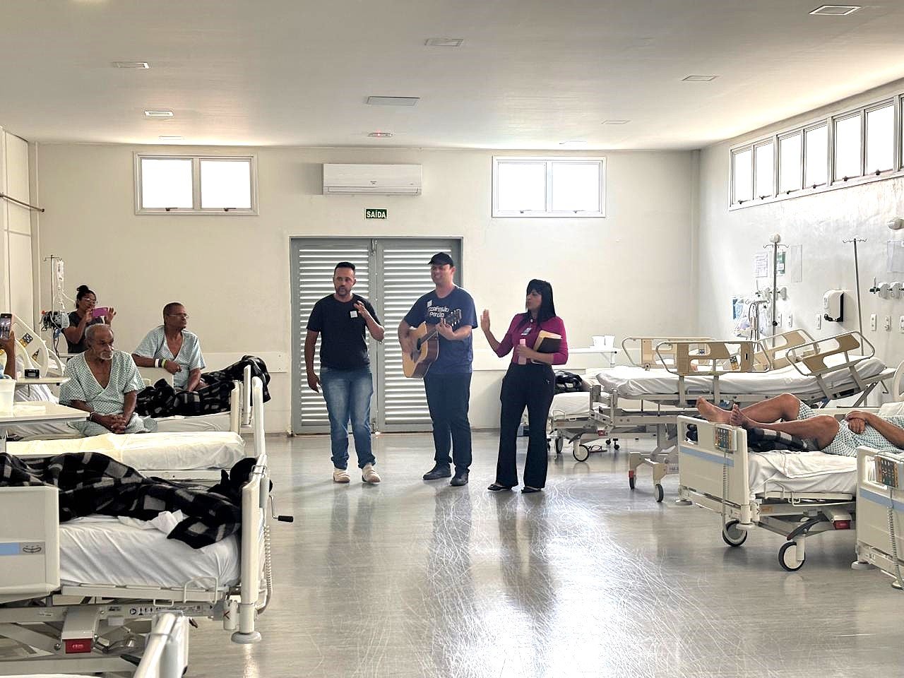 Música e fé levam esperança aos pacientes do Hospital Cidade do Sol Música e fé levam esperança aos pacientes do Hospital Cidade do Sol