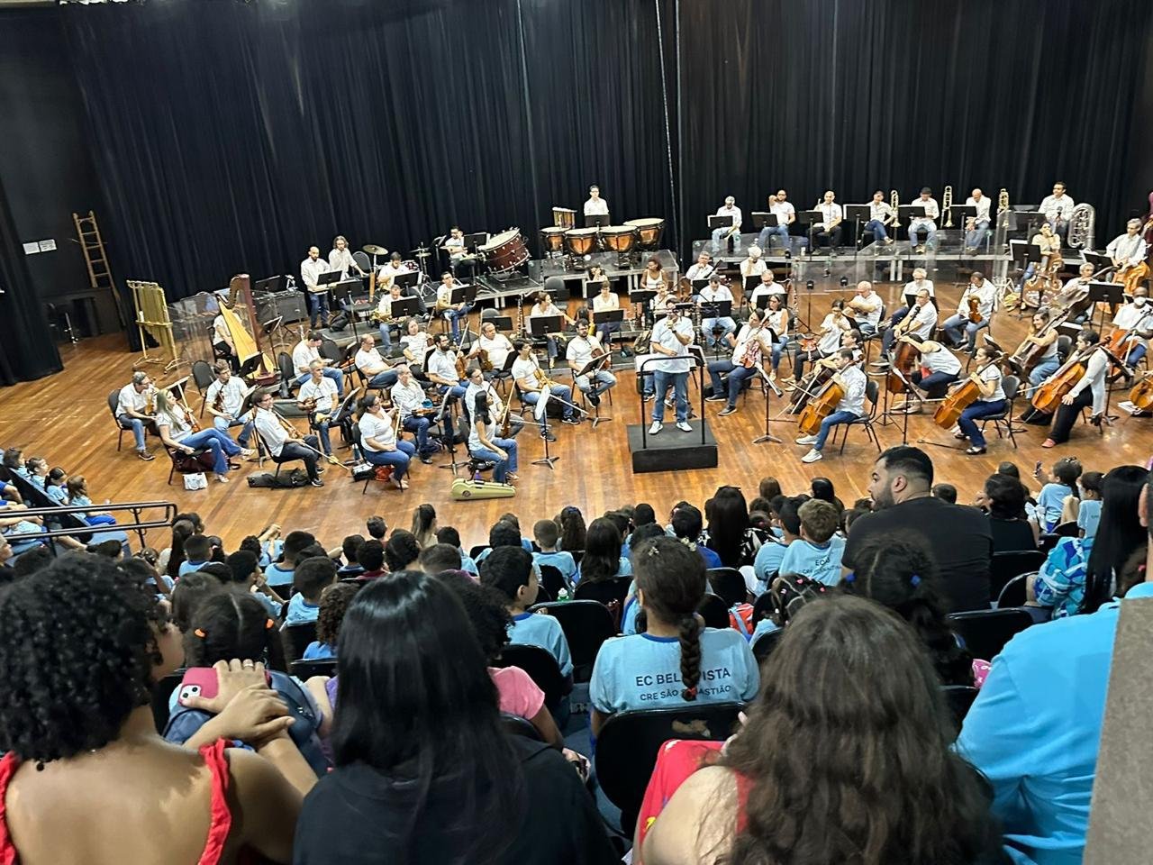 Orquestra Sinfônica do Teatro Nacional apresenta concerto didático nesta quinta (6) Orquestra Sinfônica do Teatro Nacional apresenta concerto didático nesta quinta (6)