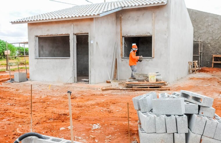 Programa concederá até R$ 15 mil a desabrigados para compra de material de construção