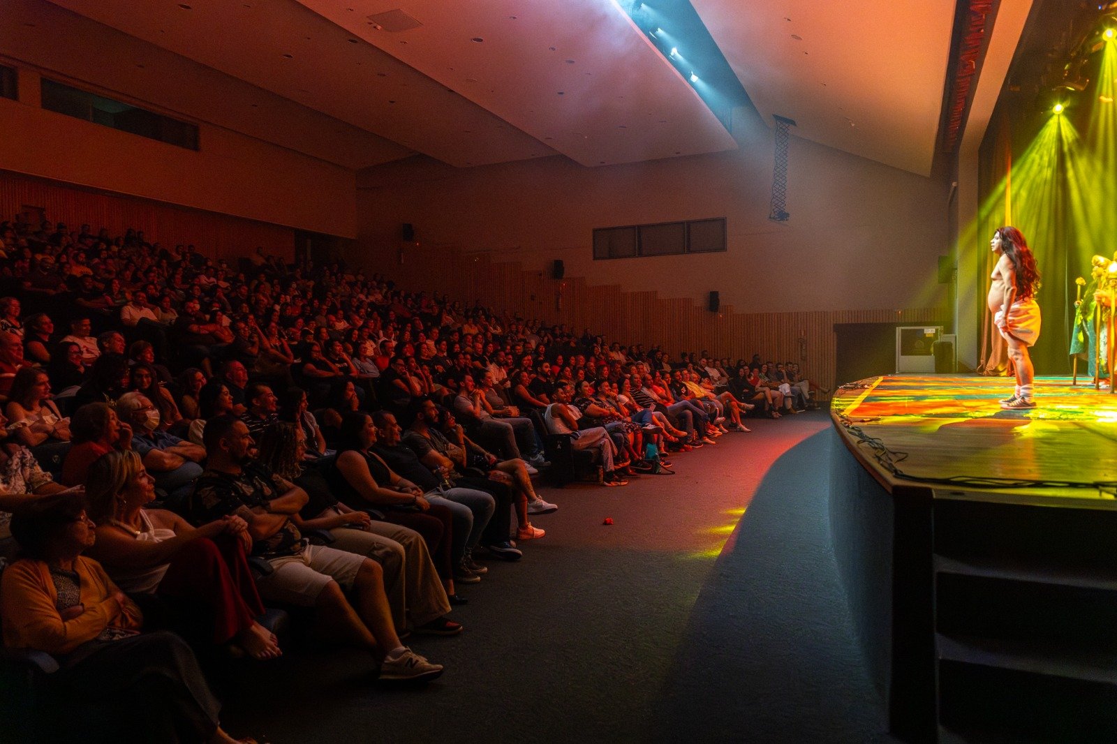 Teatro da Caesb terá peça infantil e comédias em março Teatro da Caesb terá peça infantil e comédias em março