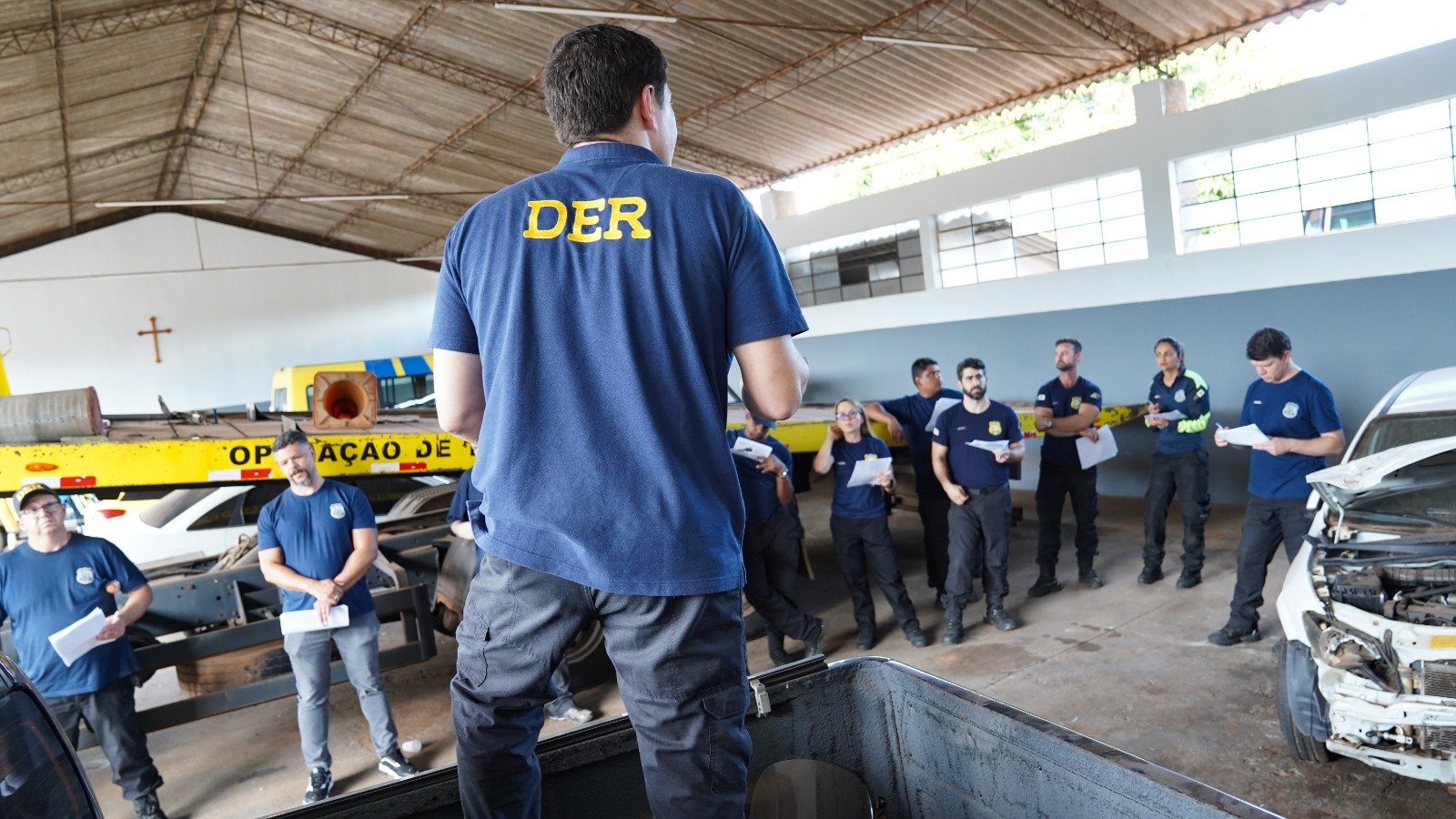 Agentes participam de curso para classificação de veículos envolvidos em sinistros de trânsito
